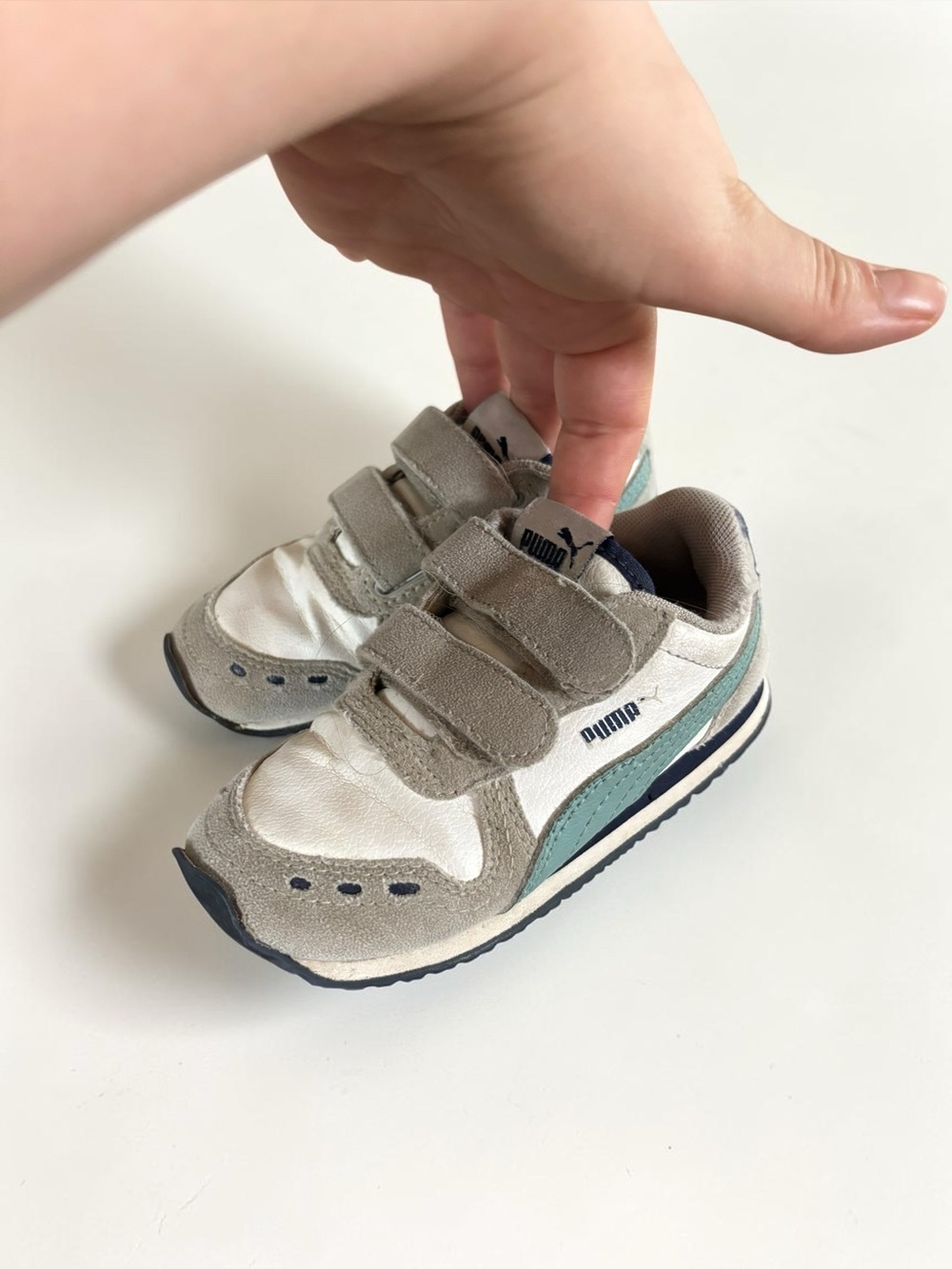 Puma Toddler Hook & Loop Sneakers White Gray Blue Size US 8C
